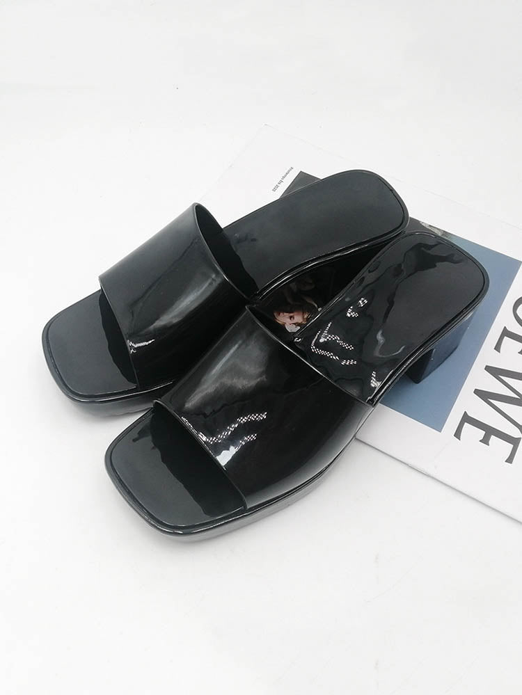 Jelly Chunky Heel Sandals Black / 6.5/7