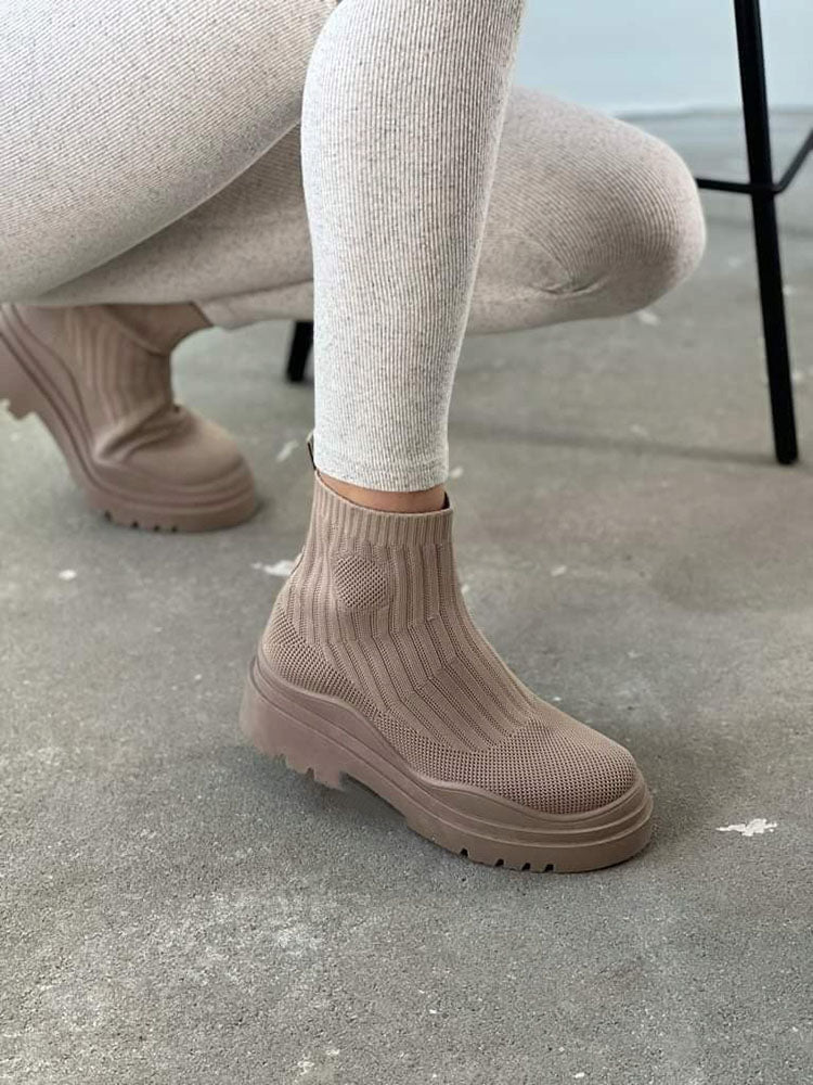 Platform Round Toe Knit Boots Rose / 8.5