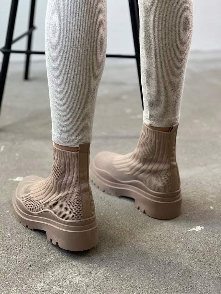 Platform Round Toe Knit Boots Rose / 10