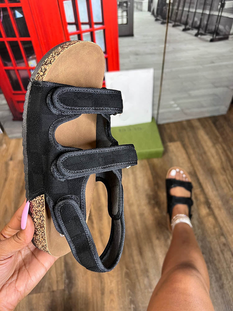 Velcro Flat Sandals Rose / 10