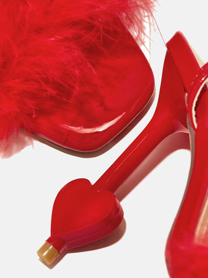Feather Buckle Heart Heels Black / 10