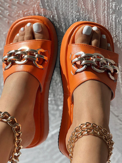 Chain Decor Muffin Slippers Black / 6