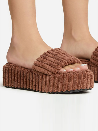 Toweling Platform Slide Black / 9/9.5